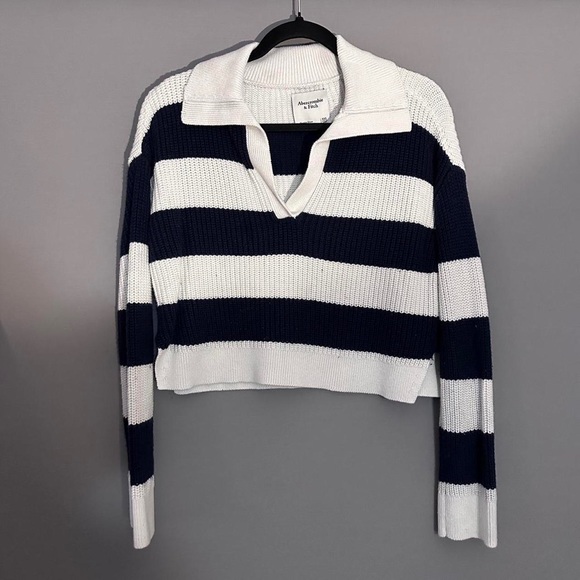 Abercrombie & Fitch - Picture 2 of 2